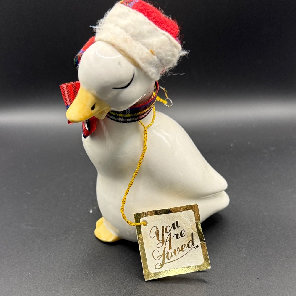 Vintage porcelain ceramic Duck with Santa Hat 1987
